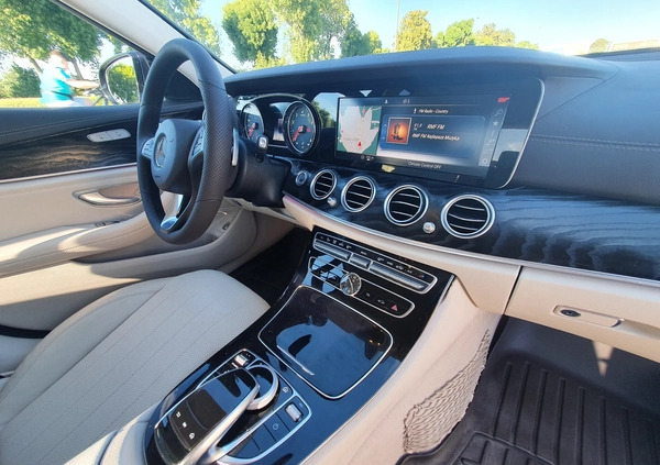 Mercedes-Benz Klasa E cena 137760 przebieg: 21000, rok produkcji 2017 z Trzebinia małe 191